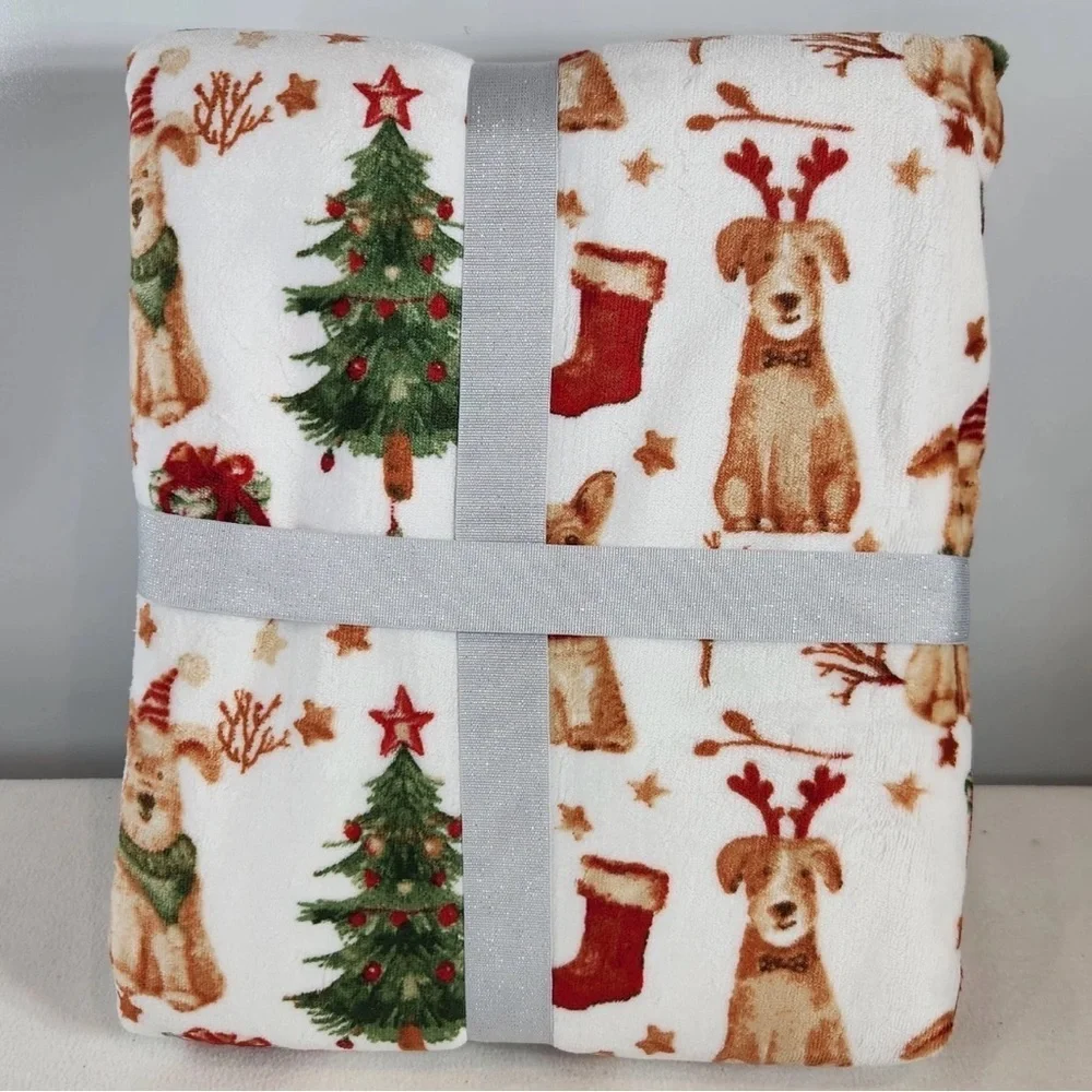 Holiday Dog Print Throw Blanket with Waterproof Liner